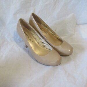 Madden Girl Steve Madden Women’s Nude Getta Patent Leather Pump Heels Size 6